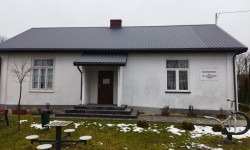 Zdjęcie przedstawia budynek izby regionalnej w Jankach gm. Hrubieszów