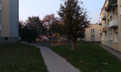 Na zdjęciu widoczny plac zabaw