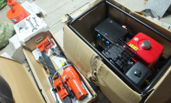 Zdjęcie prezentuje sprzęt wykorzystywany w ocieplaniu budynków