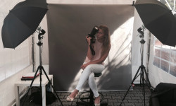 Zdjęcie przedstawia fotografa