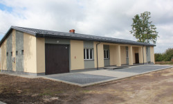 Świetlica w Żabczu widok na budynek.